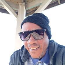 Earl Liles's Instagram, Twitter & Facebook