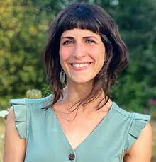 Lisa Lindner's Instagram, Twitter & Facebook