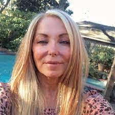 Linda Heeter's Instagram, Twitter & Facebook