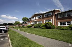 Designed with your comfort in mind, our apartment community has everything you need for a. Cedar Ridge Gardens Off Campus Housing Teaneck Nj Forrentuniversity