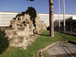 Murus servii tullii) was a defensive barrier constructed around the city of rome in the early 4th century bc. Ancientromehandbook On Twitter Yes The Servian Walls Were Rebuilt In The 4th C Bc Using Grotta Oscura Stones As This Stretch Is But Some Parts Of The 6th C Bc Walls Are