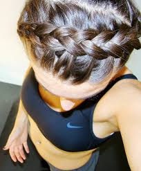 Faire du sport, oui, mais avec une coiffure adaptée. Coiffure Pour Une Seance De Sport Newestbeauty