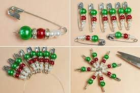 Pin By Freda Duncan On Christmas Ornaments Christmas Hanging Decorations Christmas Beads Craft Beaded Christmas Decorations