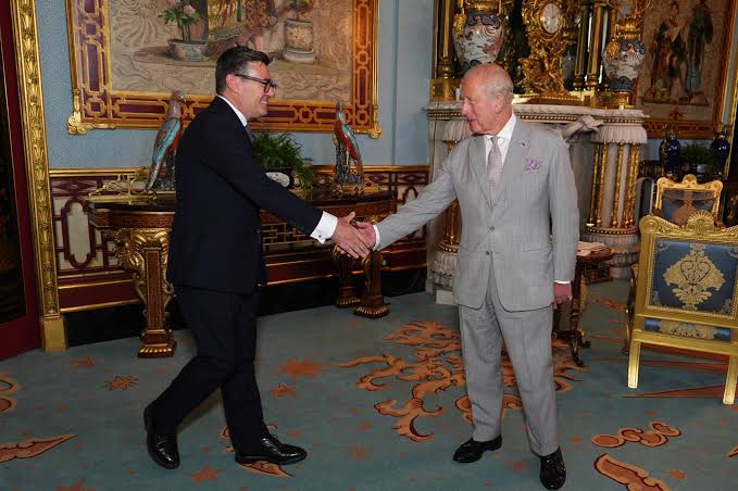 Burnham takes over as UK prime minister, calls for a 'new political model'