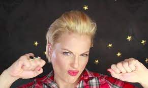 Cheveux Courts Qui Repoussent Idees Pour Savoir Comment Les Coiffer Cheveux Courts Qui Repoussent Cheveux Courts Cheveux Courts Repousse