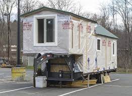 College Senior Building 5th Wheel Tiny House Best Tiny House Tiny House Plans Tiny House On Wheels