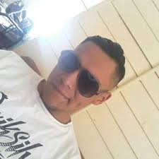 Roger Escobar (@RogerEs74251998)