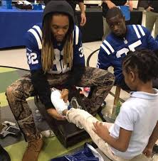 Browse nfl shop for the latest guys colts apparel, clothing, men football outfits and colts shorts. Colts And Lids Deliver Hats And Shoes To Brookside 54 Indianapolis Public Schools