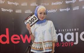 Gadis manis berusia 18 tahun itu berjaya menewaskan empat finalis lain iaitu affie rania, anna jobling. Ernisha Dewi Remaja Insta Berusia 23 Tahun Gadis Yang Berasal Dari Selangor Ini Mempunyai Semangat Yang Tinggi Sejak Di Hari Pertama