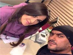 من هو زوج ياسمين عبد العزيز الجديد، الفنانة المصرية الكبيرة ياسمين عبد العزيز لها الكثير من المتابعين في مختلف انحاء الوطن العربي ولها الكثير من الاعمال المثيرة التي قامت بها في مختلف الأدوار التي قامت بها وطلبت منها كما ان لها الكثير من المسلسلات. Ø¨Ø¹Ø¯ Ø¥Ø¹Ù„Ø§Ù† Ø²ÙˆØ§Ø¬Ù‡Ù…Ø§ ØªØ¹Ø±Ù Ø¹Ù„Ù‰ ÙØ±Ù‚ Ø§Ù„Ø¹Ù…Ø± Ø¨ÙŠÙ† Ø£Ø­Ù…Ø¯ Ø§Ù„Ø¹ÙˆØ¶ÙŠ ÙˆÙŠØ§Ø³Ù…ÙŠÙ† Ø¹Ø¨Ø¯Ø§Ù„Ø¹Ø²ÙŠØ² Ø¨ÙˆØ§Ø¨Ø© Ø£Ø®Ø¨Ø§Ø± Ø§Ù„ÙŠÙˆÙ… Ø§Ù„Ø¥Ù„ÙƒØªØ±ÙˆÙ†ÙŠØ©