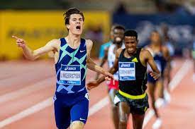 800m, 1:46.44, bislett stadion, oslo (nor), 30.06.2020. Jakob Ingebrigtsen Lauft 5 000 Meter Europarekord Runner S World