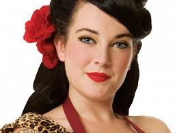 Jenny Cross's Instagram, Twitter & Facebook