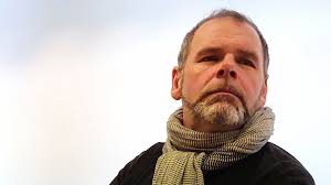 Tog jobb på mack efter dansbandskrisen: "Omställning"