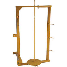 This tensioner can stretch your wire tight before tying off to an end post too. American Farmworks Woven Wire Fence Stretcher Compatible With A 48 52 Inch Field Fence And 36 48 Inch Chain Link Fence A 54 At Tractor Supply Co
