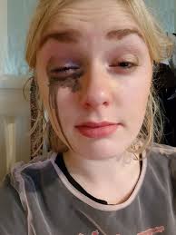 Are you a mascara junkie? 😂 I like to try them all, but I'm always wary of  an allergic reaction. I've settled