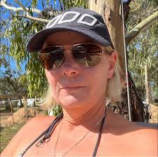 Growing mulberry trees for berries and silk