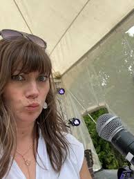 Ce fut un réel bonheur d'être habillée par @schwiingapparel pour cette  session photos dans ma vieillie et inspirante grange. Merci à :  @photo_by_audrey @h.caroleanne Anne Lespérance @belleetrebelle_mtl Vous  pouvez utiliser mon code