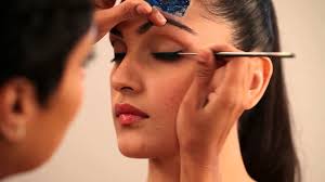 cat eye makeup tutorial in hindi
