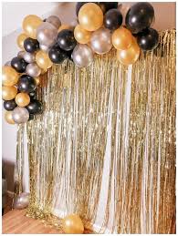 Birthday Decoration At Home Black And Gold 40 Fantastic New Years Eve Party Table Decoration Ideas Home Decoration Gatsby Party Decorations New Years Eve Decorations Great Gatsby Themed Party