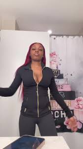 Ebony Ricketts (@ebonyling)