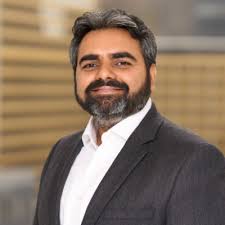 Learn about the Mentors helping entrepreneurs in our program