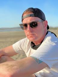 Rodney Comer's Instagram, Twitter & Facebook