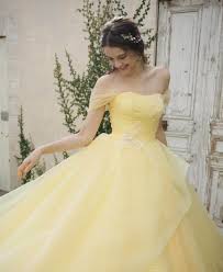 Lavieen Rose Weddingさんのインスタグラム写真 Lavieen Rose Weddinginstagram International Women S Day 幸せいっぱいな春に なりますように ロマンティックな お花モチーフの イタリアレース ピュアで愛らしいドレス ラ