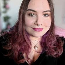 Alice Buckner's Instagram, Twitter & Facebook