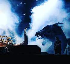 Black collar snakes are the worst.in the hierarchy of the beast clans compiled by the heavenly ice tiger emperor, they are placed among those who are not even deemed. Amon Amarth The Serpent Rises From The Waves Amonamarth Summerbreeze Pic Axel Jusseit Facebook