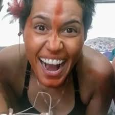 Stream Larissa Mares music