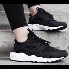 Custom Black And White Huarache In 2020 Nike Air Huarache Women Nike Huarache Women Nike Air Huarache