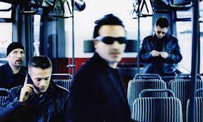 Veja bono e the edge do u2 celebrarem o natal em performance na televisão irlandesa. Beautiful Day The Dawn Of A New Era For U2 Udiscover
