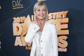 She lived there until she was five years old, and her family relocated to australia when her. Olivia Newton John Mit Mut Und Lebenslust Gegen Den Krebs Gala De