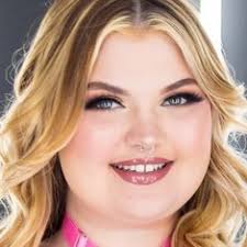 Callie Mack's Instagram, Twitter & Facebook