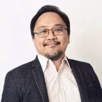 Michael Wee's Instagram, Twitter & Facebook