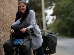 Hotunan gindin matan hausawa hotunan gindin mata tsirara nonon a sha, mu sai suda mu yi lasa. Hotunan Yadda Wata Mata Ta Je Iran Daga London A Keke Bbc News Hausa