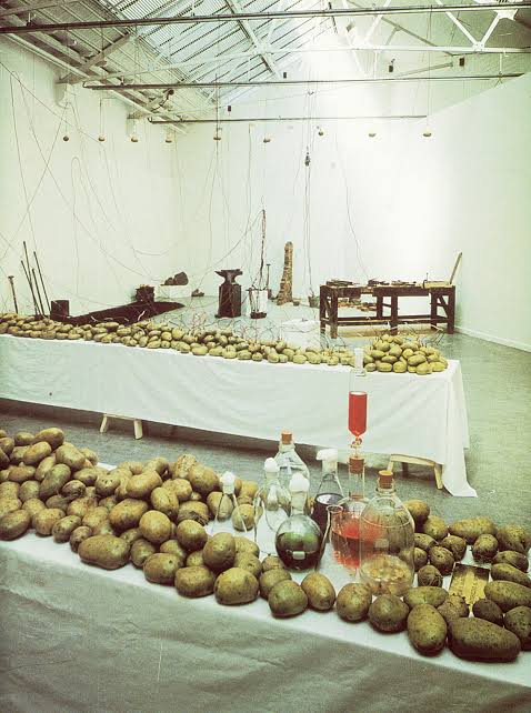 Work by Víctor Grippo