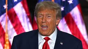 Anklagere udvider sag mod Trump og tiltaler pedel