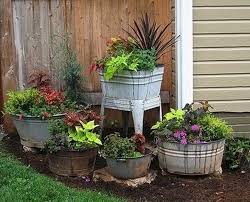 20 Flower Beds Ideas To Make Your Garden Beautiful 20 Flower Beds Ideas To Make Your Garden In 2020 Vintage Garden Decor Garden Pots Rustic Garden Decor