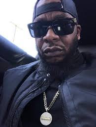 Lavar Smith's Instagram, Twitter & Facebook