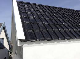 Photovoltaik Auf Kleinster Flache Solardachziegel Ist Marktreif Solardachziegel Solarhaus Solar