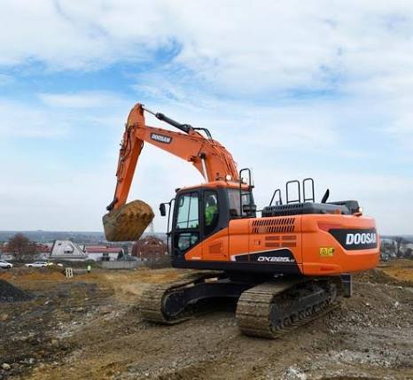 Doosan DX225LC-5 Excavator