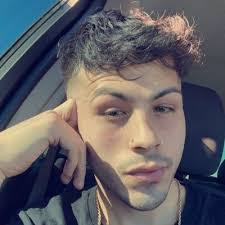 Daisy Botello's Instagram, Twitter & Facebook