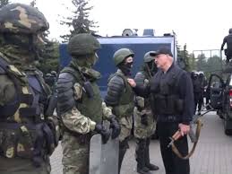 Russian journalists have been invited to minsk to meet with the belarusian president. Belarus Protests Lukashenko Brandishes Assault Rifle And Dons Body Armour As Thousands Rally In Minsk The Independent The Independent