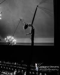 Sarah Windley (@thecurtainclimber) • Instagram photos and videos