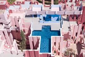 La Muralla Roja 3d Model Google Search Malerei Kunst Kunst Malerei