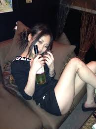 キャバ嬢が酔って調子こいておパンツ、おっぱい丸出しでおふざけしすぎｗｗｗｗｗ | 素人エロ画像やったる夫