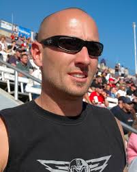 Who remembers the look of the 909? Just living the dream in the IE at the  Huevos Dirt Riot. #huevosyears #huevosriders #hbombfilms #bombsquadracing  #division4 #huevosreunion #atv #atvlife #atvfreestyle #atvmx #atvrider  #atvriders #atvriding #