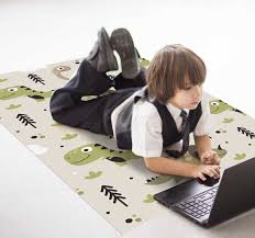 Dinosaurier bereit damit die kleinen sie in diesem teppich zum anmalen anmalen können. Dinosaurier Kinder Vinyl Teppich Tenstickers