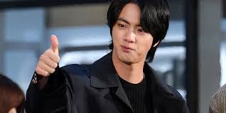 Sisa 35% kepemilikannya kepada ibu dan ayahnya pada april lalu. Rayakan Hari Orangtua Jin Bts Hadiahkan Apartemen Rp 50 Miliar Untuk Ayah Dan Ibunya